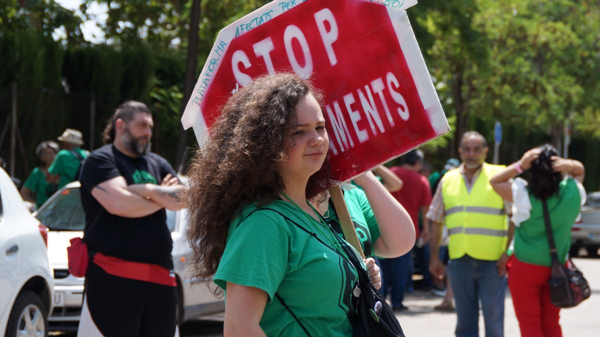 En este momento estás viendo El derecho a la vivienda de nuevo vulnerado: la reciente sentencia del Constitucional al recurso del PP dejará a miles de familias sin la posibilidad de un alquiler social y con la amenaza de desahucio